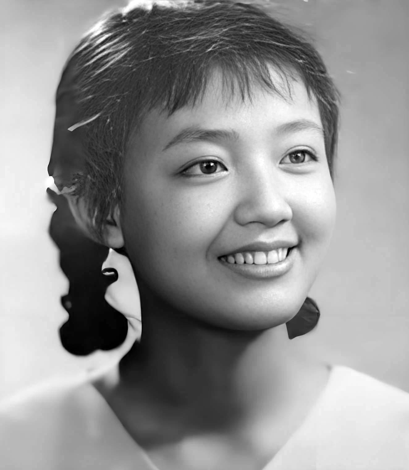 张兰:当年倒追汪小菲的父亲,奉子成婚后...(组图) - 7
