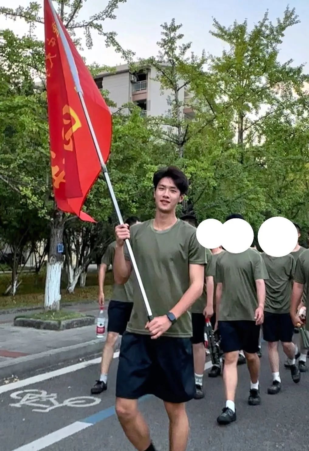 【帅哥】195cm篮球体育生小狼狗，ip重庆，众女票被谗哭了...（组图） - 2