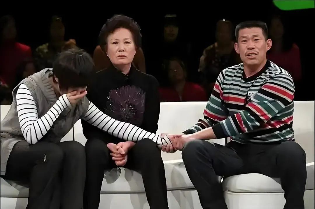 【情感】“鬼子专业户”被游客追着打爆红全网！从货车司机到成名《亮剑》，妻子是背后的功臣（组图） - 18