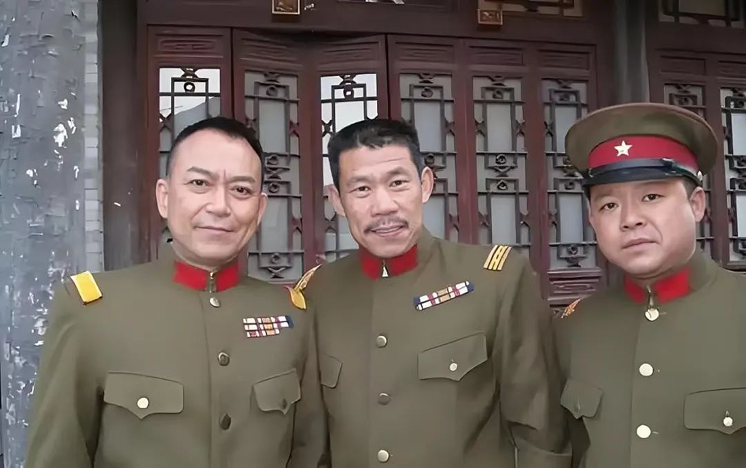【情感】“鬼子专业户”被游客追着打爆红全网！从货车司机到成名《亮剑》，妻子是背后的功臣（组图） - 16