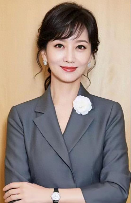 赵雅芝儿子被爆已婚？女方长相甜美身材高挑（组图） - 1