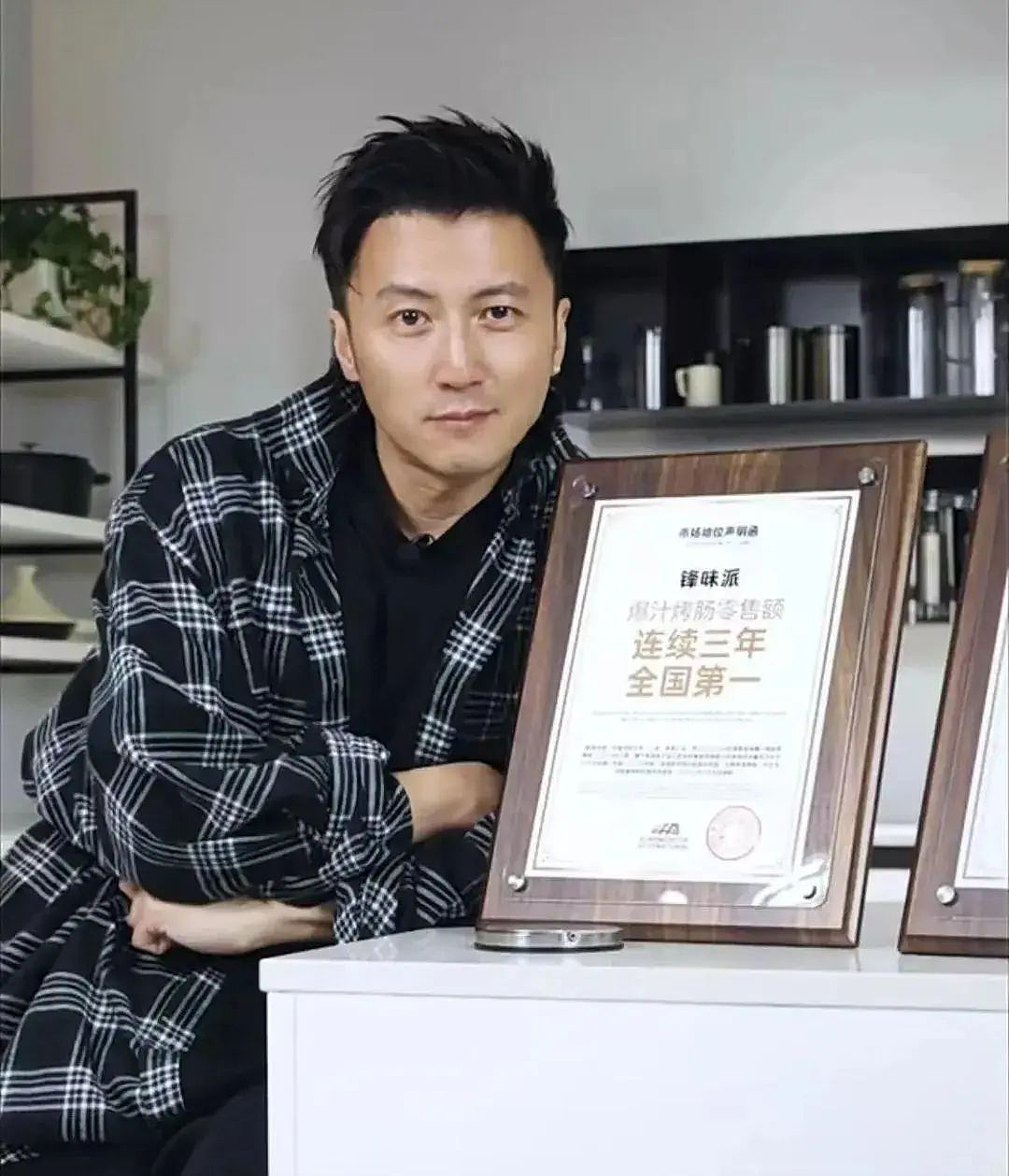 李亚鹏“落魄”现状曝光！搬离豪宅引热议？其实一切有迹可循…（组图） - 10
