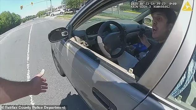 “我应该加入塔利班！”阿富汗移民因交通违规暴怒，与警察火拼被当场击毙（组图） - 1