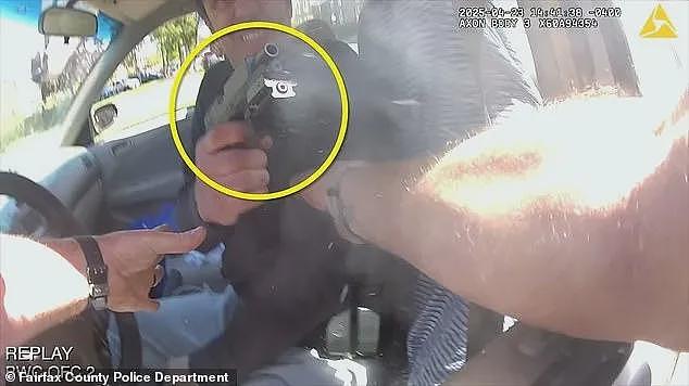 “我应该加入塔利班！”阿富汗移民因交通违规暴怒，与警察火拼被当场击毙（组图） - 2