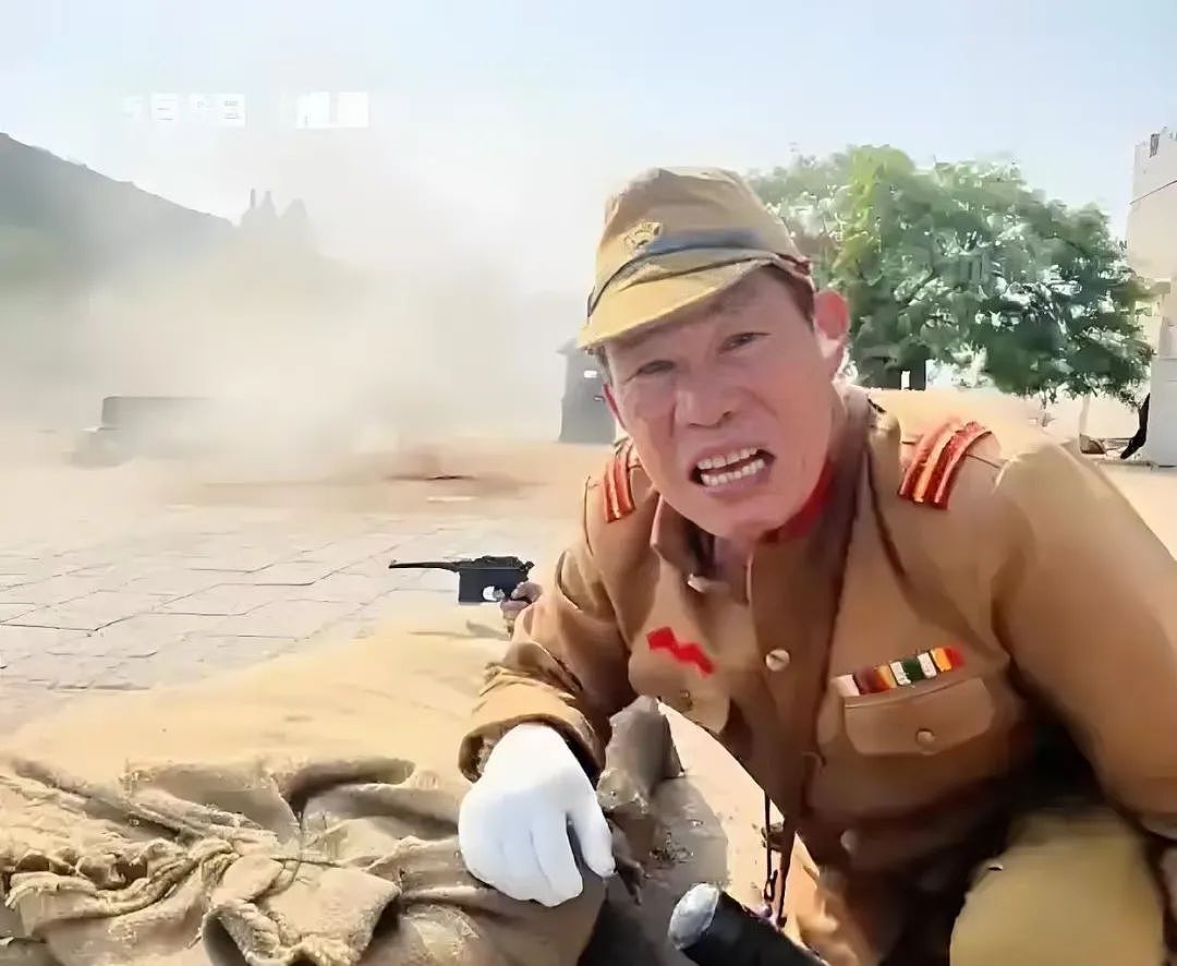 【情感】“鬼子专业户”被游客追着打爆红全网！从货车司机到成名《亮剑》，妻子是背后的功臣（组图） - 6