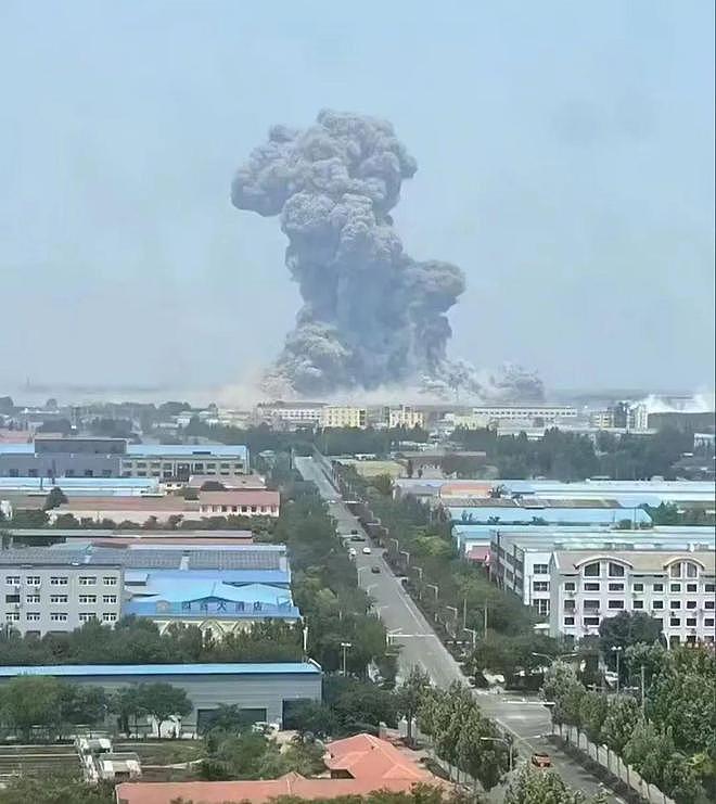 山东高密一化工车间发生爆炸事故,正全力救援救治(组图) - 1