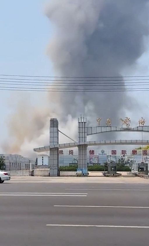 5死6失联19伤！山东化工厂爆炸，黄色浓烟直冲百米高空，周边商铺门窗被震碎，国务院安委会挂牌督办 （视频/组图） - 4