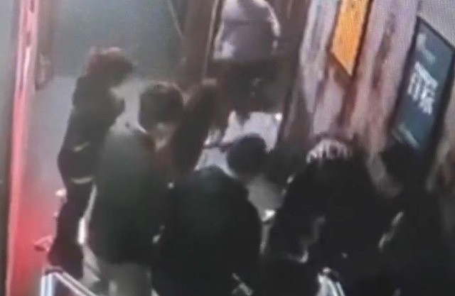 密室逃脱京男遭玻璃插肚致十级伤残！漆黑传尖叫声惹恐慌推撞（组图） - 3