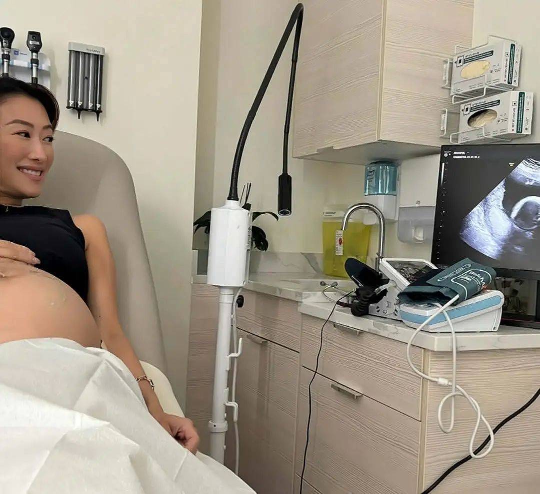 恭喜！谢霆锋妹妹怀孕多月，疑和小7岁男友已结婚（组图） - 1