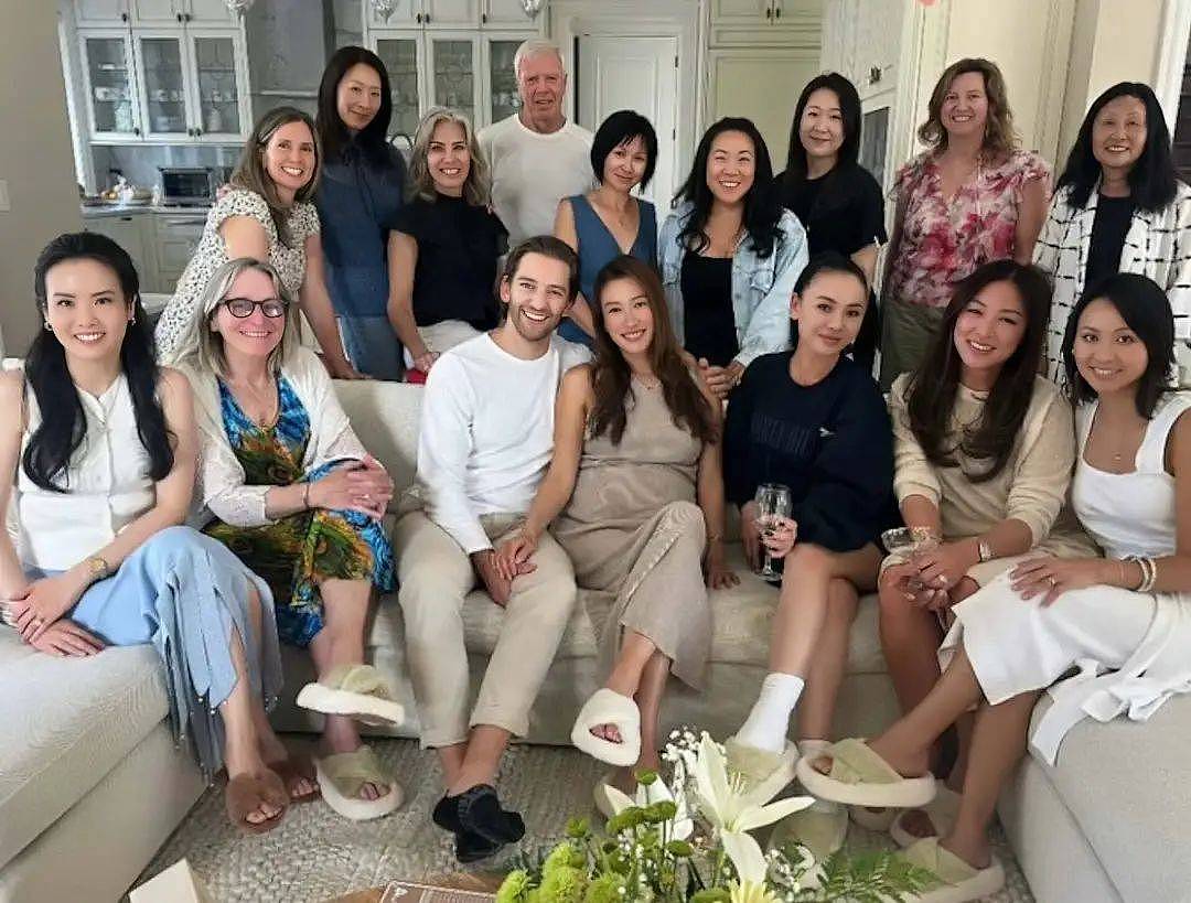 恭喜！谢霆锋妹妹怀孕多月，疑和小7岁男友已结婚（组图） - 4