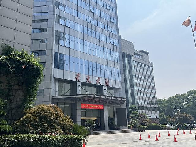9岁围棋少年坠楼身亡,疑吃完枇杷扔果皮时不小心坠楼(组图) - 6