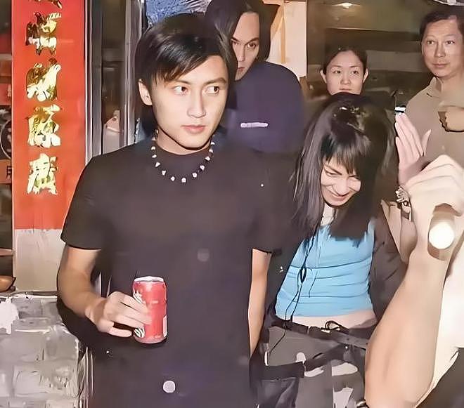 一次东京旅行,让王菲和谢霆锋的姐弟恋,给整个娱乐圈上了一课(组图) - 14