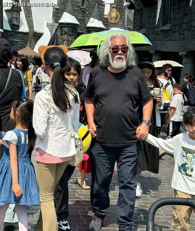 74岁张纪中当街黑脸训斥杜星霖，宠妻人设翻车，给所有人提个醒（组图） - 4