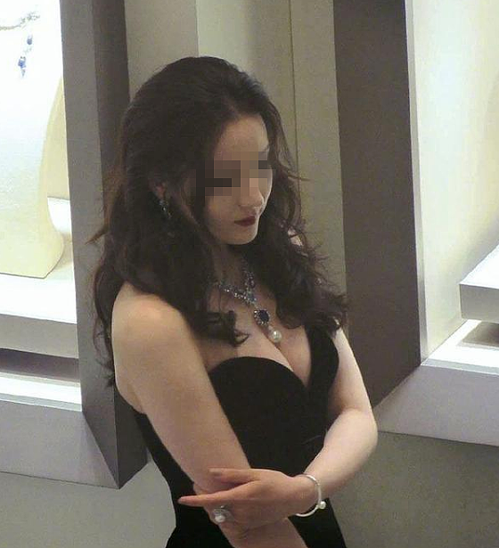 女星穿“情趣内衣”被喷上热搜：谁让她这么骚（组图） - 25