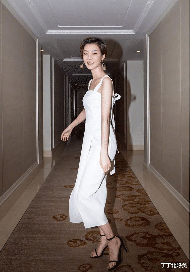 56岁许晴同框42岁车晓,媚态美与气质美,差距尽显无疑(组图) - 10