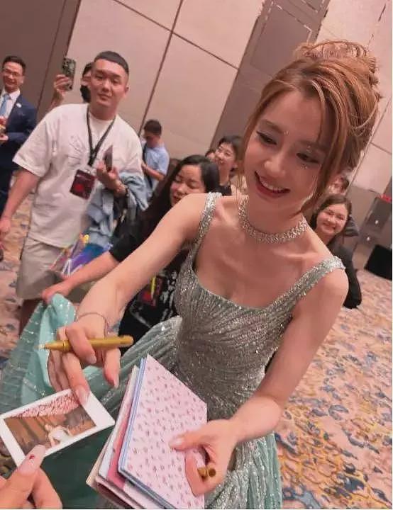 瘦死的骆驼比马大，这次做回老本行的杨颖，印证了梁朝伟眼光不错（组图） - 9
