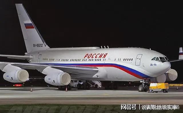 暗杀来的这么猛?普京专机前线遭46架无人机围攻,俄防空拼命开火(组图) - 4
