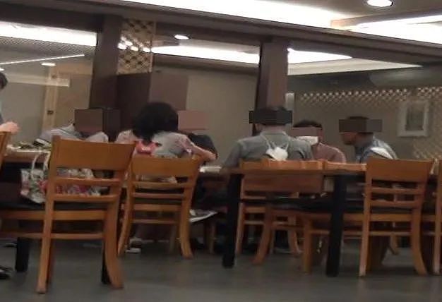 半夜在韩国首尔别乱进咖啡店,那里没准是个鸡窝(组图) - 1