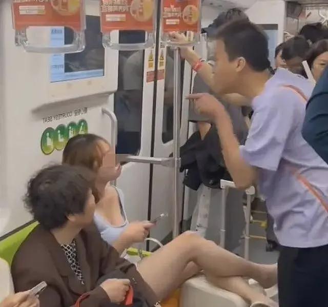 上海地铁踢裆后续:处理结果公布,女子身份曝光,网友评论一边倒(视频/组图) - 15