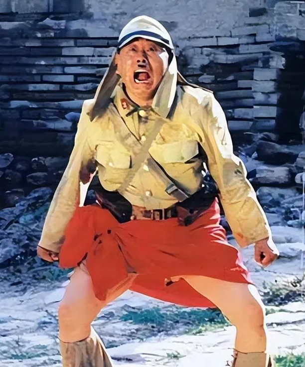 “穿上像唐老鸭成精、脱下来能当砍刀”！谁在把优衣库的弯刀裤捧成新“神裤”？（组图） - 5