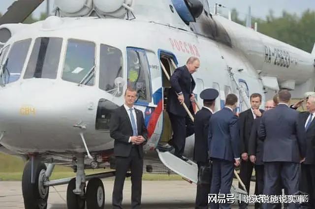暗杀来的这么猛?普京专机前线遭46架无人机围攻,俄防空拼命开火(组图) - 6