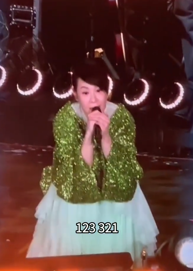 刘若英演唱会两姐妹抢歌大翻车!所有人都在笑,只有姐姐在难过地哭(视频/组图) - 16