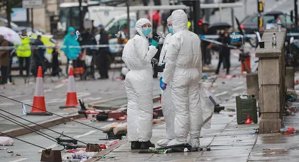 利物浦发生汽车冲撞人群事件!中国游客:当时距车仅10米,天堂一下变成地狱(组图) - 5