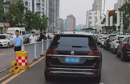 公安局干部被曝开车撞死2岁男童!男童家属:他驾驶证已过期!当地介入处理(视频/组图) - 3
