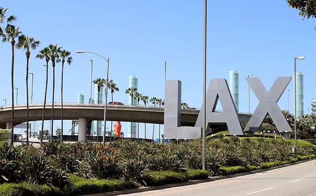 悉尼女子入境美国被指性工作者，遭边防人员“针对”！私密照片被翻，只因...（组图） - 2