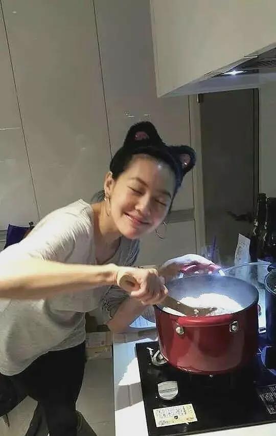 小S遭围剿!吴宗宪曝其8年前就去韩国帮大S出轨,更多细节被扒(组图) - 10