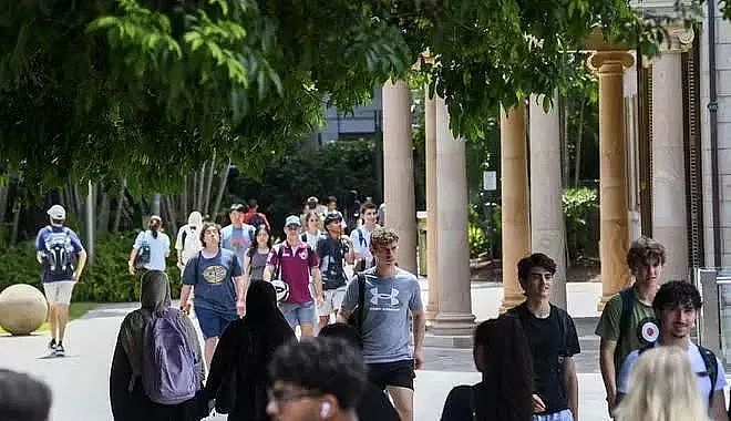 深夜宣布:所有学生签证全部暂停,立即生效!(组图) - 4