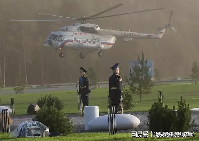 暗杀来的这么猛?普京专机前线遭46架无人机围攻,俄防空拼命开火(组图) - 5