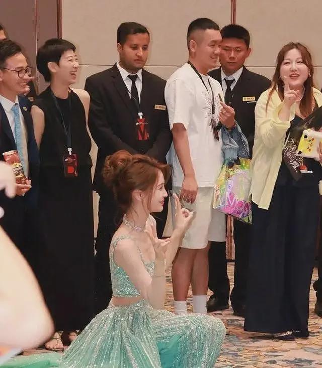 瘦死的骆驼比马大，这次做回老本行的杨颖，印证了梁朝伟眼光不错（组图） - 3