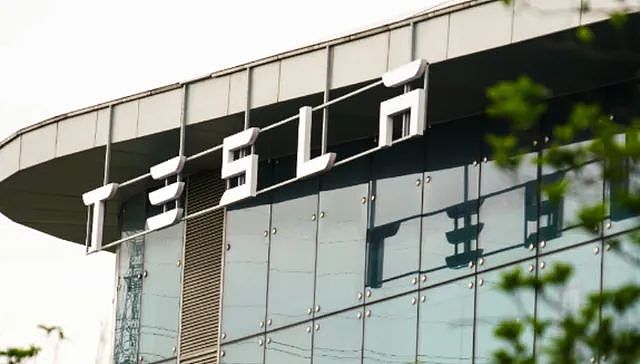 马斯克宣布回归7x24小时工作状态，特斯拉股价大涨近7%（组图） - 1