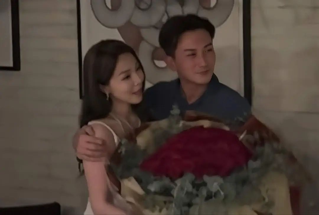 恭喜!41岁TVB“铁面陈”王致狄突然宣布结婚,因通告少兼职卖猪肉维持生计(组图) - 3