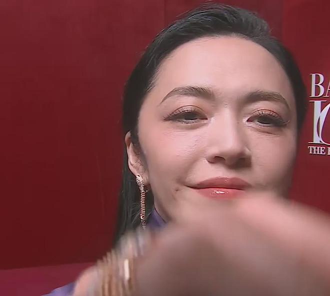 魔鬼镜头又来了!芭莎盛典怼脸拍太真实,杨幂干脆躲开不让拍正脸(组图) - 10