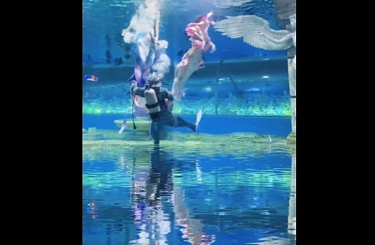 【爆笑】男朋友买了一件“三条腿”的牛仔裤,我沉默了,网友却笑了:他这么自信会很尴尬的...(组图) - 15
