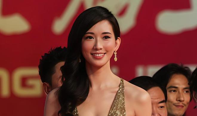 变了!林志玲参加芭莎盛典面部僵硬甜美不再,和孙俪聊天小心翼翼(组图) - 21