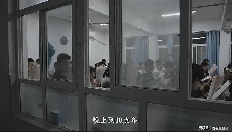 山东一中学“严管厕所”！学生不敢喝水集体便秘，200人抢10个蹲位（组图） - 2