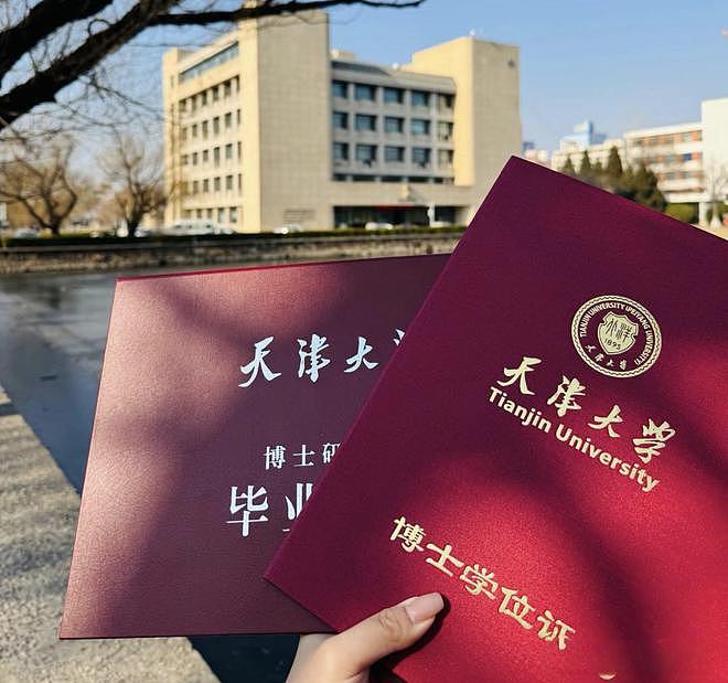 “一人读博,全家沾光”,女生被博士男友带着躺平,看后令人羡慕(组图) - 4