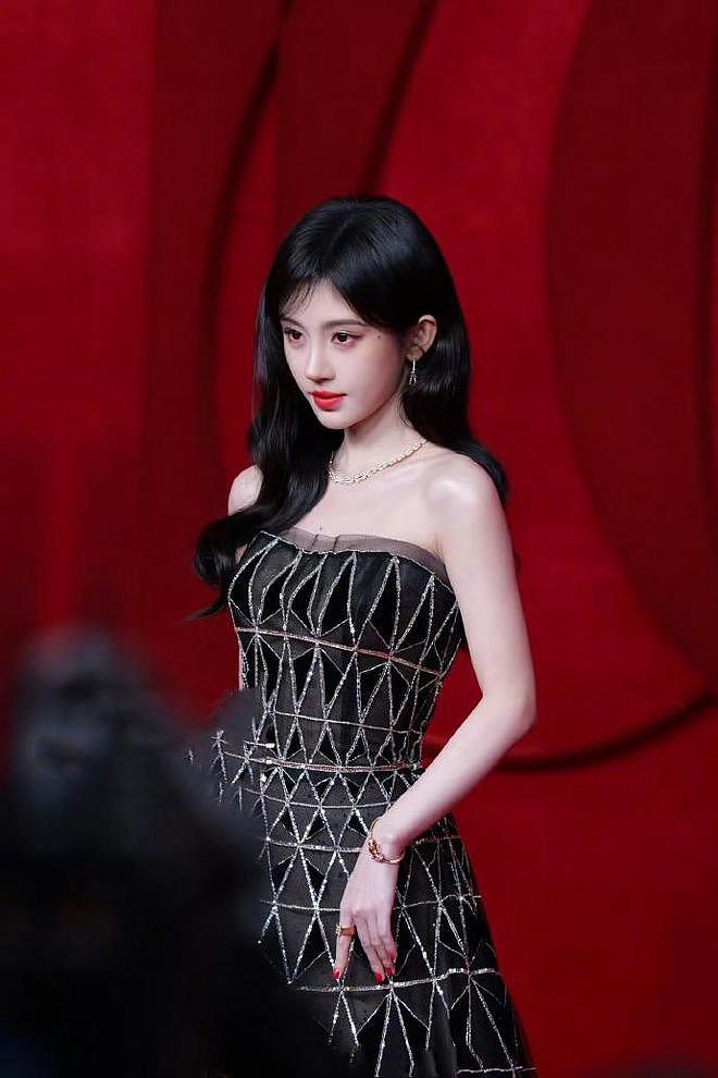 变了!林志玲参加芭莎盛典面部僵硬甜美不再,和孙俪聊天小心翼翼(组图) - 8