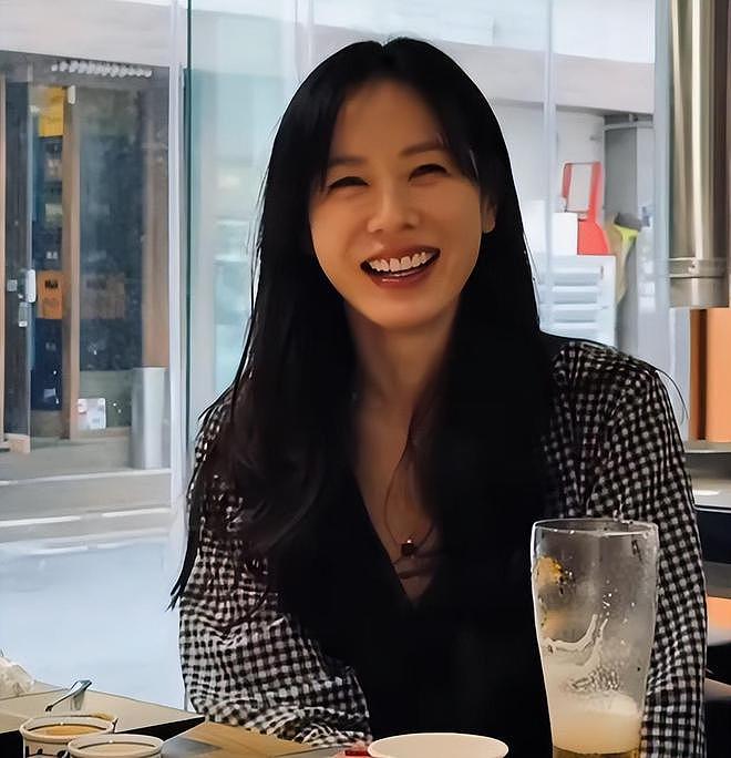 孙艺珍晒辣妈全身照,肩颈线条和小腹超漂亮,肌肤透亮散发健康美(组图) - 8