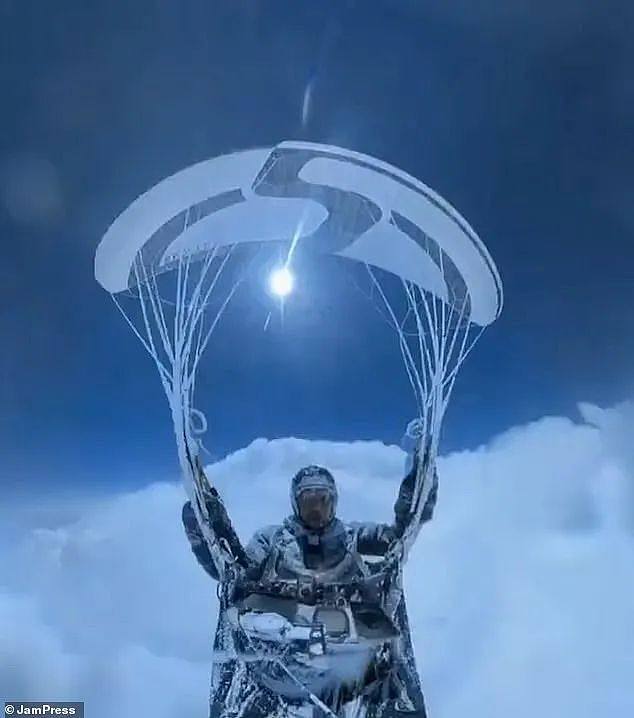 中国男子滑翔伞被云吸上天！40℃挂在近万米高空，他硬是活着回来了（组图） - 3