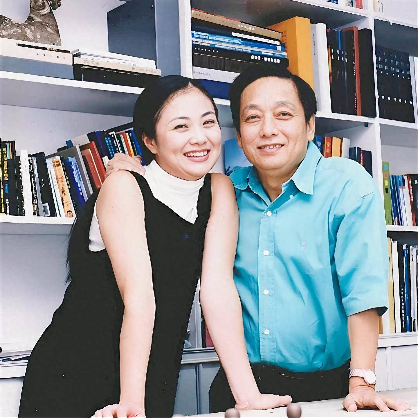 她是知名编剧，是韩美林的第四任妻子，54岁再做妈妈（组图） - 4