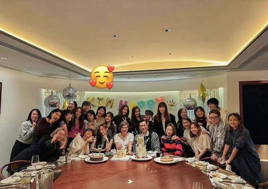杨颖被经纪人当街训骂照曝光！自费租房面试找工作，吃地摊无人识（组图） - 17
