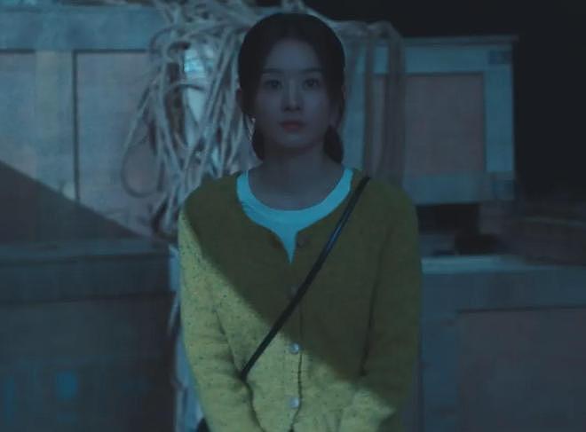 《在人间》首播遭吐槽！剧情故弄玄虚难看懂，赵丽颖演技再遭差评（组图） - 15