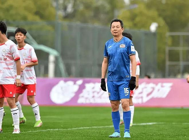 中国足球神奇一幕：58岁老板出场+88分钟绝杀，连续3年进球创纪录（组图） - 2