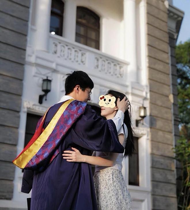 “一人读博,全家沾光”,女生被博士男友带着躺平,看后令人羡慕(组图) - 1