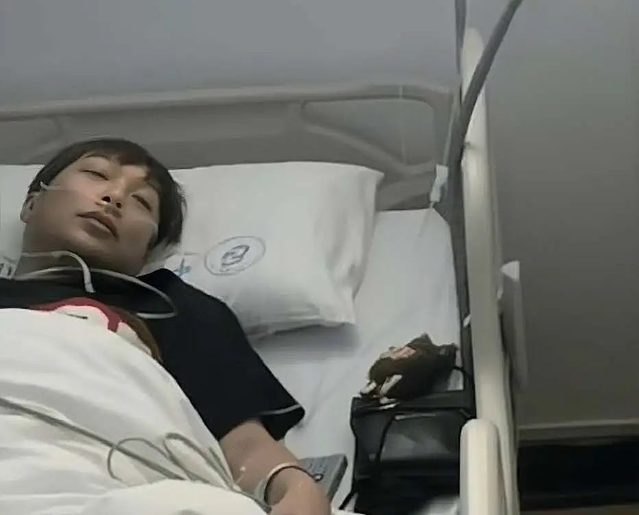 33岁香港歌手吞百粒安眠药自杀，紧急送医已脱离生命危险（组图） - 3