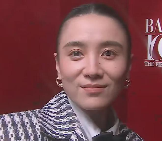 魔鬼镜头又来了!芭莎盛典怼脸拍太真实,杨幂干脆躲开不让拍正脸(组图) - 11